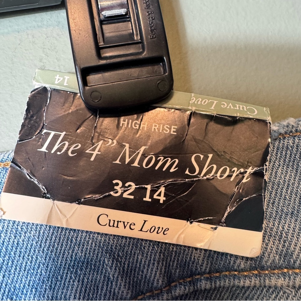 Abercrombie & Fitch NWT Women’s 4” Mom Shorts High Rise Curve Love Size 32/14‎ - Picture 2 of 7
